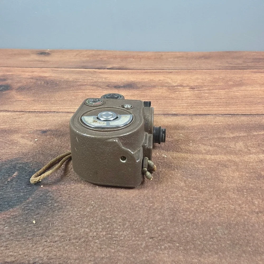 Revere Model 88 Movie Camera 8mm Brown Good Vintage Wollensak Lens Wind Up